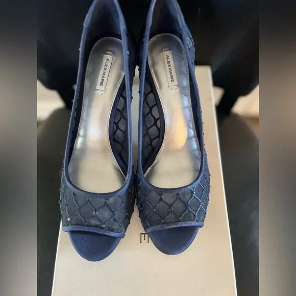 Alex Marie navy pump - Picture 2 of 7